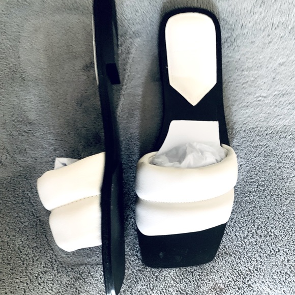 Marc Fisher Slides - Picture 3 of 4